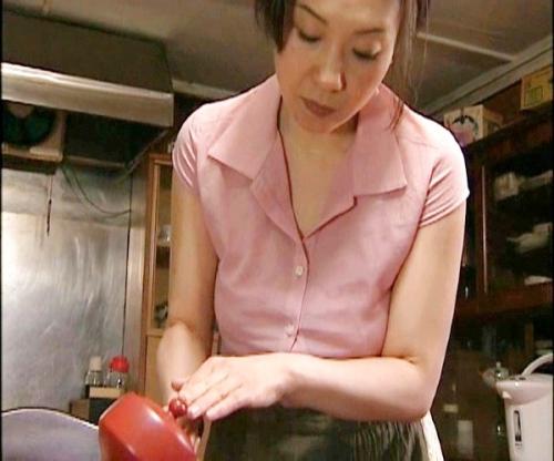 【ヘンリー塚本】熟女のエロが凄すぎる！巨乳BBAが猛る肉棒相手に悶え乱れイキまくるぅ～！！