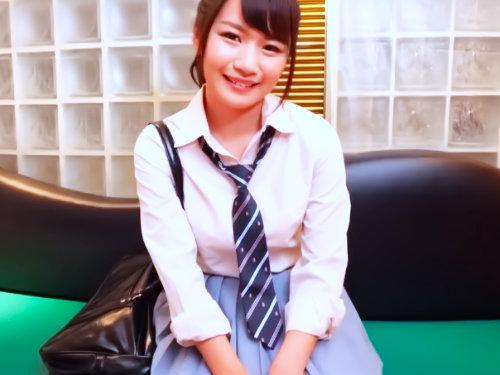 【素人軟派】あたしの制服で勃起しちゃったぁ？？挿入されたロリギャル…最上級の巨乳！簡単に濡れるギャルマン生中ドピュドピュ