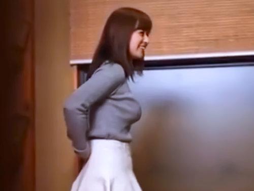 【人妻熟女】こんなおばさんでいいの？！イケメン相手に浮かれモード爆上げｗｗｗ混浴風呂でがっつり挿入を許しちゃう素人主婦♪