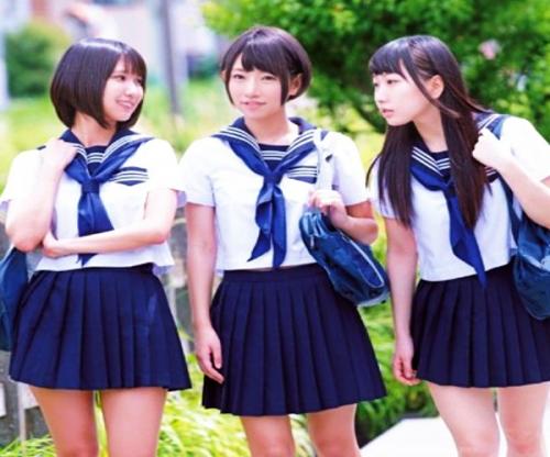 【ＪＫ乱交】んふぅ､､､♡無垢な女子高生が集まり一本の男根を相手に夢のハーレム交尾でズコバコだぜｗｗｗ