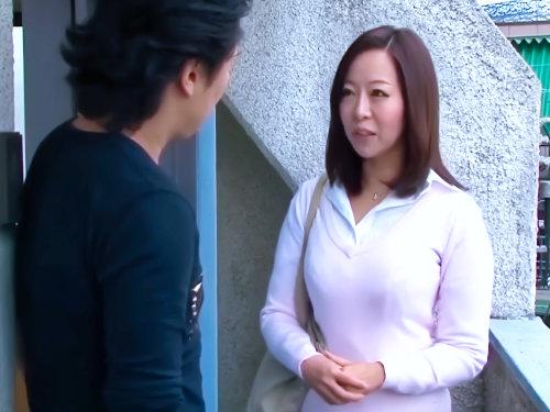 【強姦凌辱】鬼畜しかいないアパート管理マジキチｗｗｗエロ爆乳な美熟女！住人達の肉便器にされる絶望…野外凌辱！口内射精！