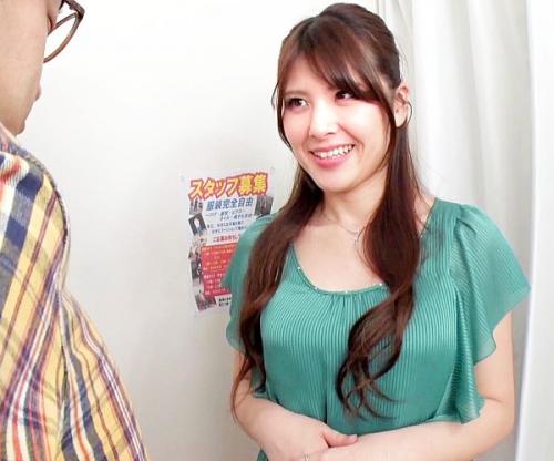 【試着室】内緒ですからね､､､♡狭い個室で規格外の巨根を見せられ発情する巨乳店員と種付交尾ｗｗｗ