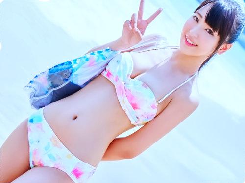 【水着美女】くそ可愛えぇ逸材ロリがMM号に乗車！男女二人きり混浴マッサージに発情…素股ついでにヌルっと挿入されちゃった