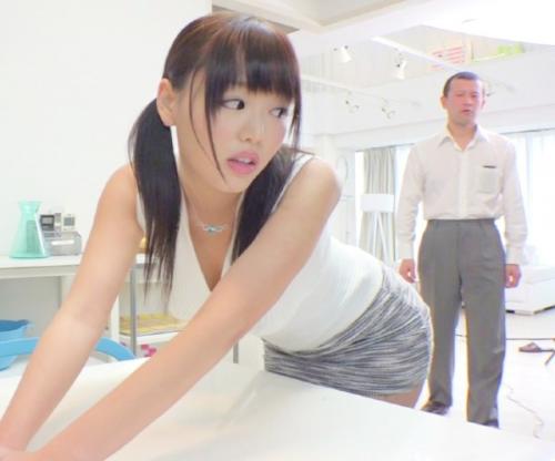 《禁断行為》パパのおちんちん､､､超きもちぃ♡年頃娘の無防備な姿に発情する変態お父さんは家族に隠れてやばいってｗｗｗ