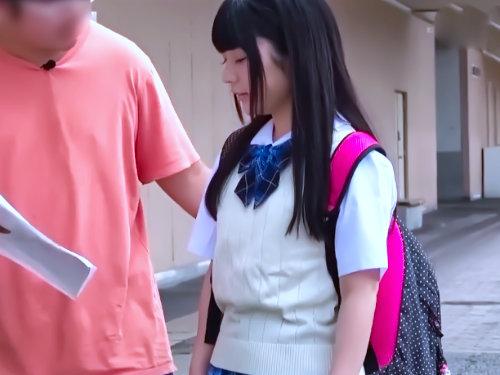 【素人軟派】怪しい男に連れて行かれるマジミラ号ｗｗｗ清純系美少女…センズリ鑑賞で発情した未熟ロリマンに遠慮なくピストン♪