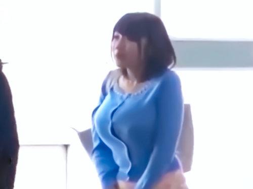 【本物人妻】爆チチでっけぇｗｗｗえちえち体型な清楚妻は超チョロい♪ナンパ野郎の性欲餌食になっちまうぜ！不倫ピストン超悶絶