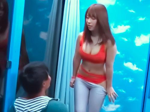 【素人軟派】え！マジ？！外から見えてるの？！ナンパ野郎にのせられ素っ裸ｗｗｗシコシコされながら中出しされる上玉巨乳ちゃん