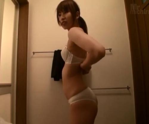 【本番禁止のデリヘルでハメたった】入れちゃダメだよぉ～～！って拒んでもチンコが欲しくてたまらない淫乱デリヘル嬢でしたｗ