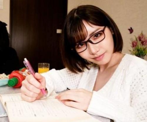 【変態】おまんこシたいのぉ♡真面目な妹が二人っきりになるとチンポおしゃぶりしておまんこおねだりがすごいんだがｗ深田えいみ