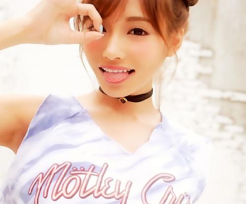 【過激ＩＶ】たっぷりヌいてね､､､♡たまんねぇドスケベボディの爆乳ギャルが過激ポーズ連発とかやばいだろ！！