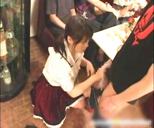 【懐かしのレジェンド女優】ウブ女子高生がザーメン絞り！内気なウェイトレスはお客にセクハラされまくるぅ～！【白石ひより】