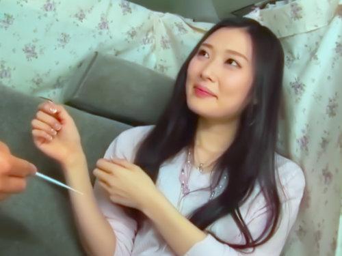 【本物人妻】上品清楚なセレブ妻…ホントは欲求不満？！「エッチしたいかも･･･」下衆に口説かれ発情させたらカーセックスなｗ