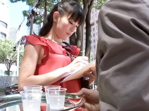 【素人娘】媚薬効果すっげｗ美容ドリンクが実は発情飲料！騙された欲情ガンギマリお姉さんは畜生行為を本気で拒めない！