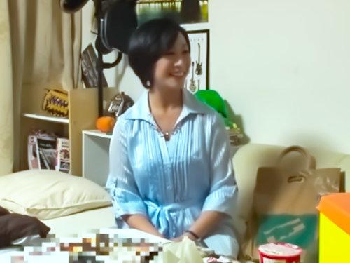 【人妻軟派】こんなおばさんでもいいのかな？！イケメン青年に口説かれ秒速で濡れる人妻熟女ｗ美巨乳ナイスバディな四十路の肉欲