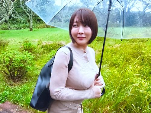 【野外露出】奥さん､､おっぱいデカすぎなｗｗｗ変態性癖…旦那の命令で野外羞恥！山奥で全裸拘束のエロ爆乳なドM妻が発狂♪