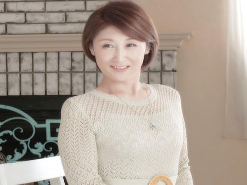 【人妻×初撮り】50代になっても現役バリバリ！真面目な美魔女主婦が夫に内緒のＡＶ撮影で美裸体晒しちゃうぜｗｗｗ