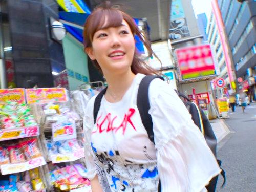 【素人軟派】大人しそうな女の子は未成年マジ？！簡単にホテインする純情ロリは喘ぎ声控えめ、柔らかぷるるん美乳おっぱい♡