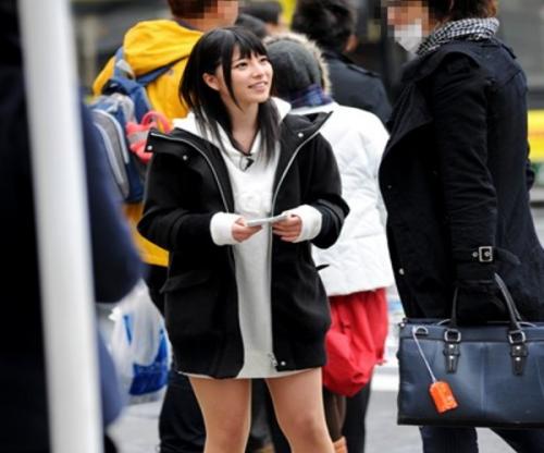 【人気女優が逆ナンパ】イイ！！イイ！！中にだしてっ❤街で中出ししてくれるオトコを捕まえるとかｗｗｗ