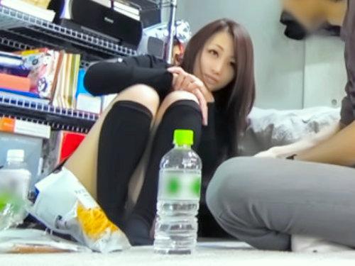 【ナンパ隠し撮り】さっき会ったばっかなのに挿入されちゃうの？！ヤリ部屋でSEX攻防！最後は根負けするロリおまんこ♪