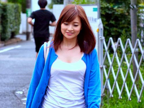 【欲求不満】おばさんが初めてでホントにいいの？熟女の色気ヤベェｗｗｗ童貞ペニスに我を忘れる人妻！友達の息子喰っちゃったぁ