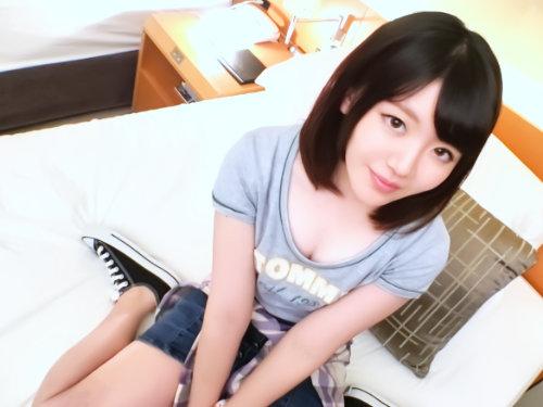 【素人応募】ロリっ娘フェチ必見！！童顔スポーツ少女の引き締まったカラダは華奢ちっぱいで無毛ワレメは超ビクビク早熟娘♪