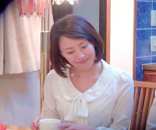 【鬼畜タイム】こんなこと､､やめて､､､美人教師が自宅でクズ野郎に発情されて無理ハメｗ旦那のそばで鬼ピストンに屈辱絶頂ｗ