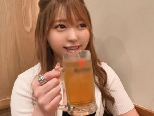 欲しさに美乳を晒す超人気インフルエンサーJD娘のパイパンま〇こを堪能しちゃうよｗ