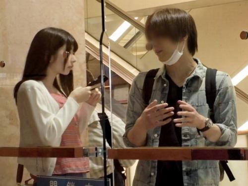 【エロ動画】色白で華奢なBODYをした美少女大学生が騎乗位で腰をクネクネ喘ぎまくりｗ