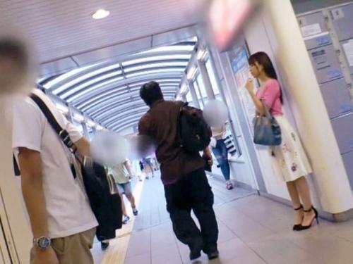 フェラは上手いし自分で腰振ってイキまくる変態受付嬢をガツハメから顔にザーメンぶっかけちゃったよｗ