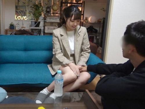 【隠し撮り】居酒屋バイトしてる22才の女の子を部屋に連れ込みガツハメ堪能しちゃうよｗ