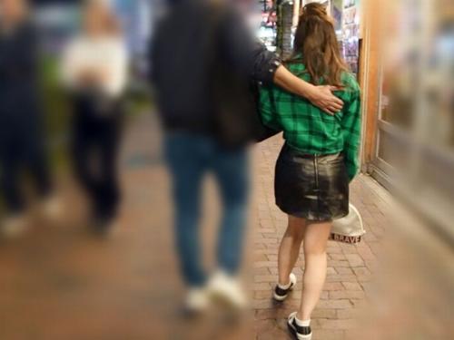 【ヤバイやつ】人影のない路地裏で、うずくまっている泥酔い娘を家に連れ込みヤリたい放題ｗ