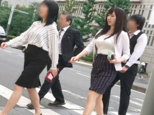 車の中で話だけのハズが勃起チ〇ポをチュパチュパ舐めだすIカップ爆乳お姉さんｗ