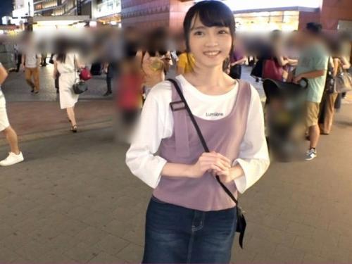 【エロ動画】色白で可愛い20才の大学生の華奢BODYをバックからガツハメ堪能しちゃうよｗ