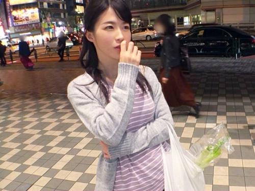 【三十路妻】旦那とはご無沙汰な30歳の子持ちママをガツハメ堪能しちゃうよｗ