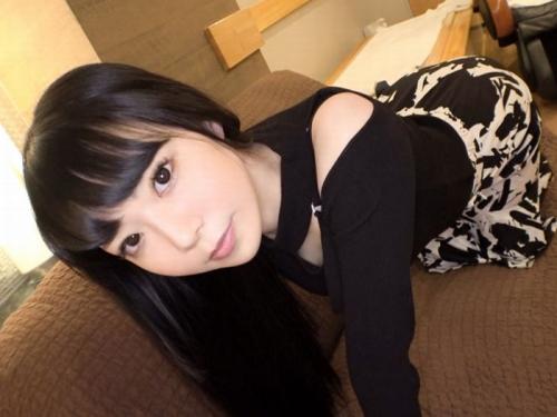 【エロ動画】清楚な見た目の22才スレンダー美女のツルツルま〇こを舐めクリ回しガツハメ堪能しちゃうよｗ