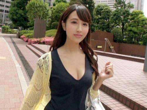ルックスもスタイルも抜群な24才の介護師をガツハメから顔にザーメンぶっかけちゃったよｗ