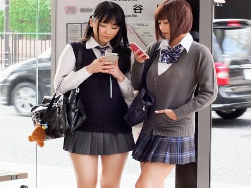 【ヤバイやつ】セーラー服を着たJKギャル娘が監禁状態で無理やり犯されちゃうｗ