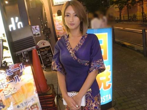 マジ、42歳とはビックリ仰天なタイ古式マッサージ店長⇒小麦肌が堪らんギャル風のシングルマザーが腰振りまくり絶頂ｗ