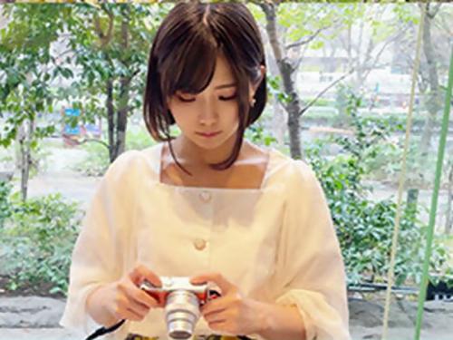ほどよく膨らんだ美乳をした若妻がデカチン咥えた顔がエロい⇒キツそうなオマ〇コをガツハメFUCKｗ