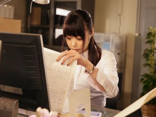 【凰かなめ】後輩女子OLと二人きりで残業中にガツハメ堪能しちゃうよｗ