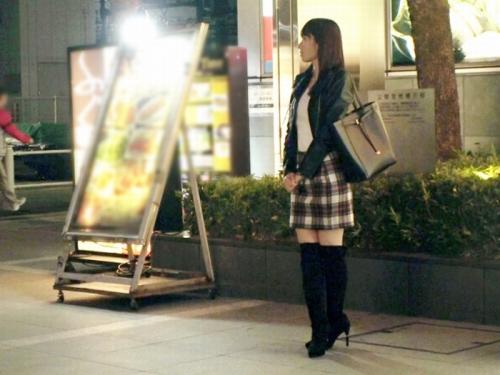 金融機関窓口勤務で働く23歳のOLお姉さんのオマ〇コ刺激すれば豪雨潮が降り注ぐｗ