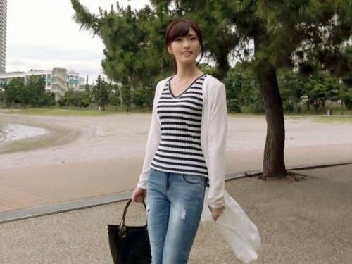 【エロ動画】25才のカーディーラーの美人受付嬢をガツハメから顔にザーメンぶっかけちゃったよｗ