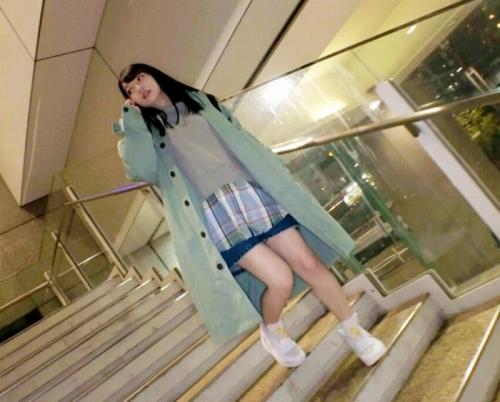 20歳の美少女大学生が生の現場を経験し快楽と興奮に乱れ舞うｗ