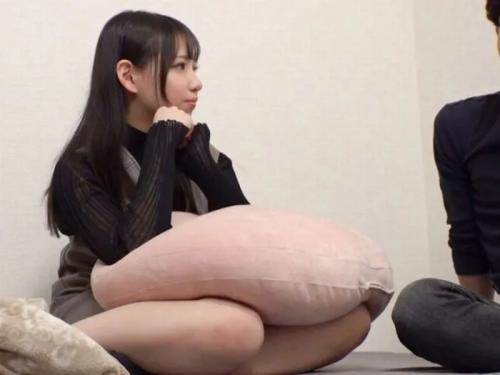 【失禁】大人し気なかわい子ちゃんのオマ〇コを指でジュポジュポすれば潮が噴き出しちゃうよｗ