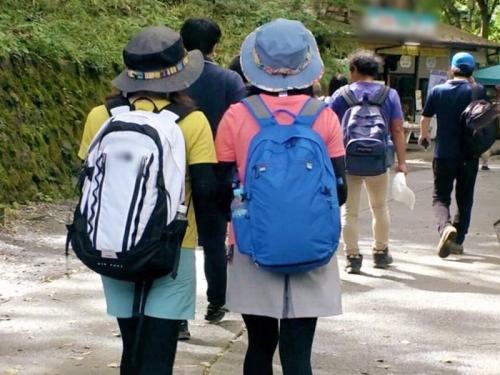 ナンパした21歳の登山女子のオマ〇コを指でジュポジュポ、オチンチンをペロペロチュパチュパｗ