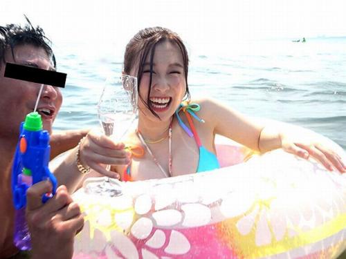 【海ナンパ】江ノ島のビーチで見つけた色白ビギニ女性をナンパし口説き堕としてイクｗ