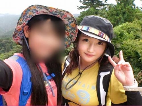 【エロ動画】20才の大学生のオマ〇コ舐めクリ回し指でグチュグチュすればシーツがビショ濡れｗ