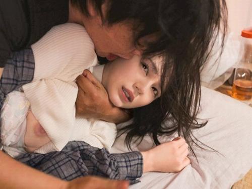 【胸糞NTR】大事な彼女がくそオヤジに拒んでも強引にチ〇ポハメられちゃったｗ