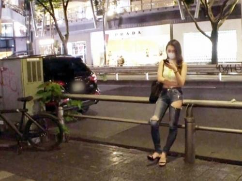 【失禁】顔もスタイルも抜群な24歳のアパレルデザイナーのオマ〇コから豪雨潮が降り注ぐｗ