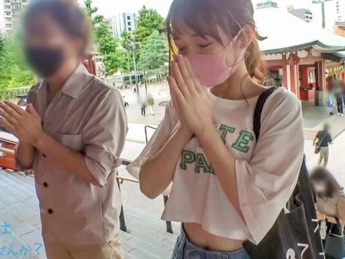 【軟派企画】20才のカフェ店員に仕事をズル休みさせ浴衣姿で浅草を食べ歩き散歩の後は種付けまでされちゃったｗ